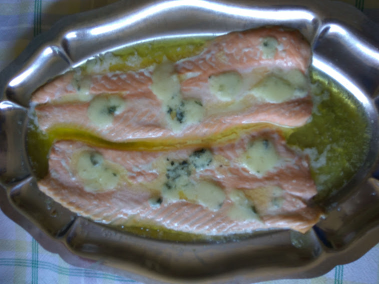 Salmón al Roquefort