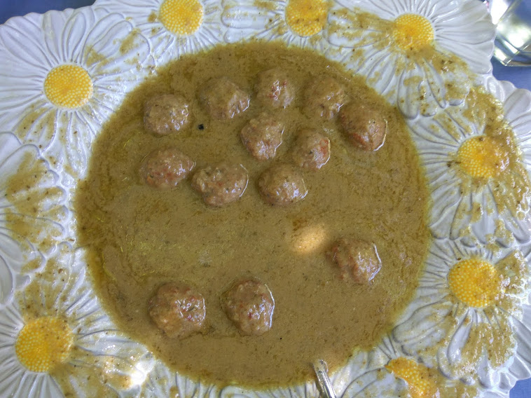 Albóndigas con Salsa de Almendras