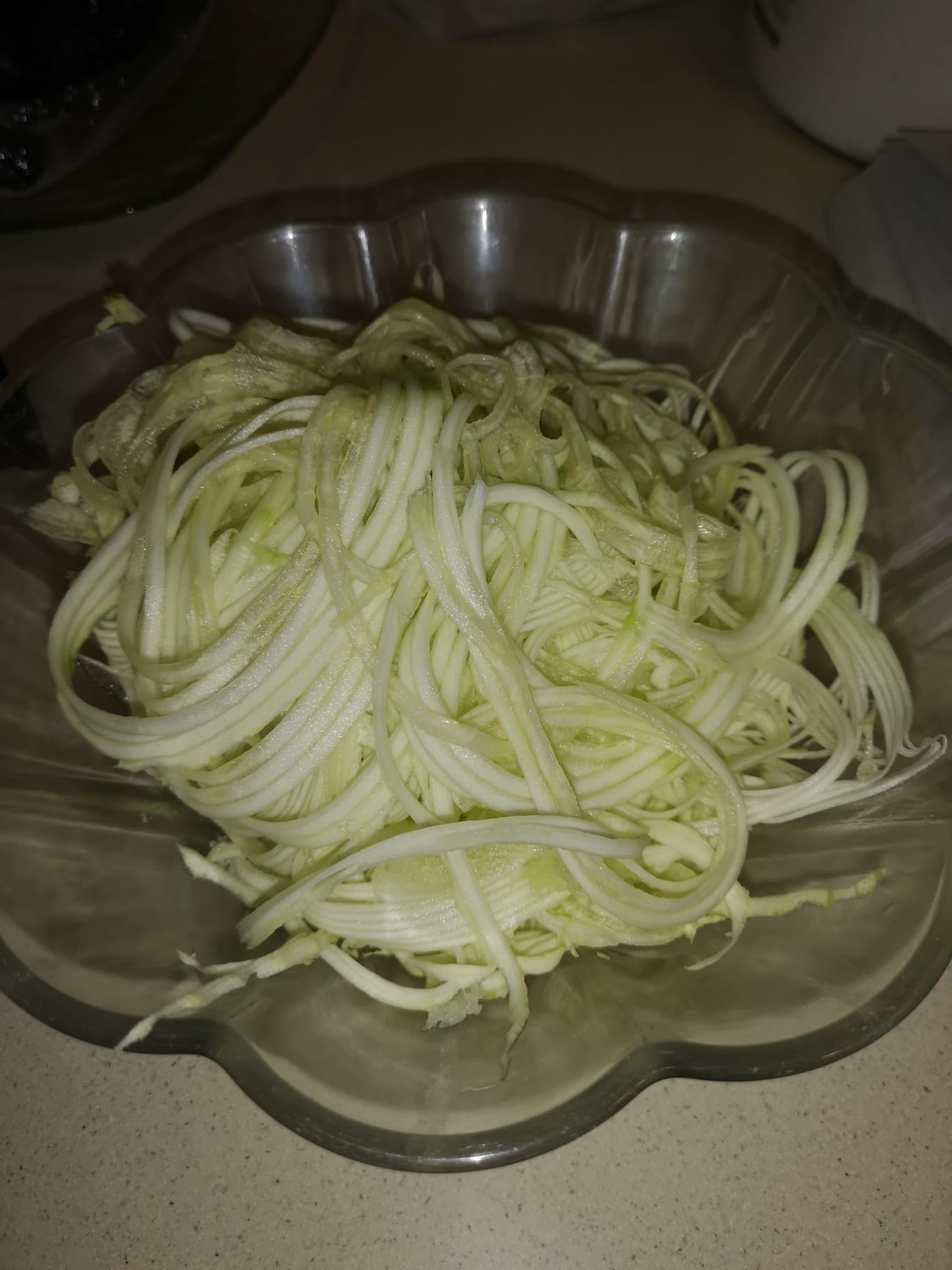 Espaguetis de Calabacín al Aglio Olio e Peperoncino