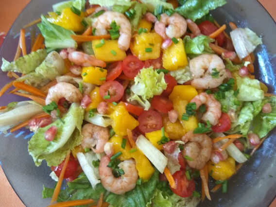 Ensalada de Mango con Granada y Langostinos