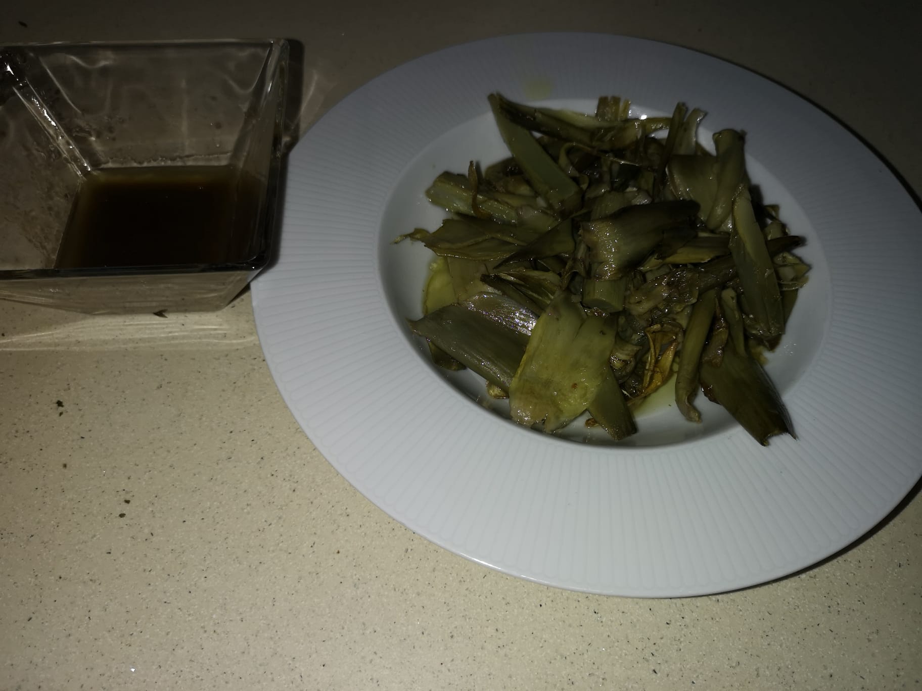 Hojas de Alcachofas con Vinagreta