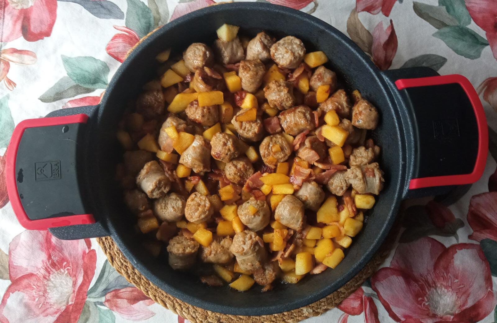 Butifarras con Manzana y Bacon