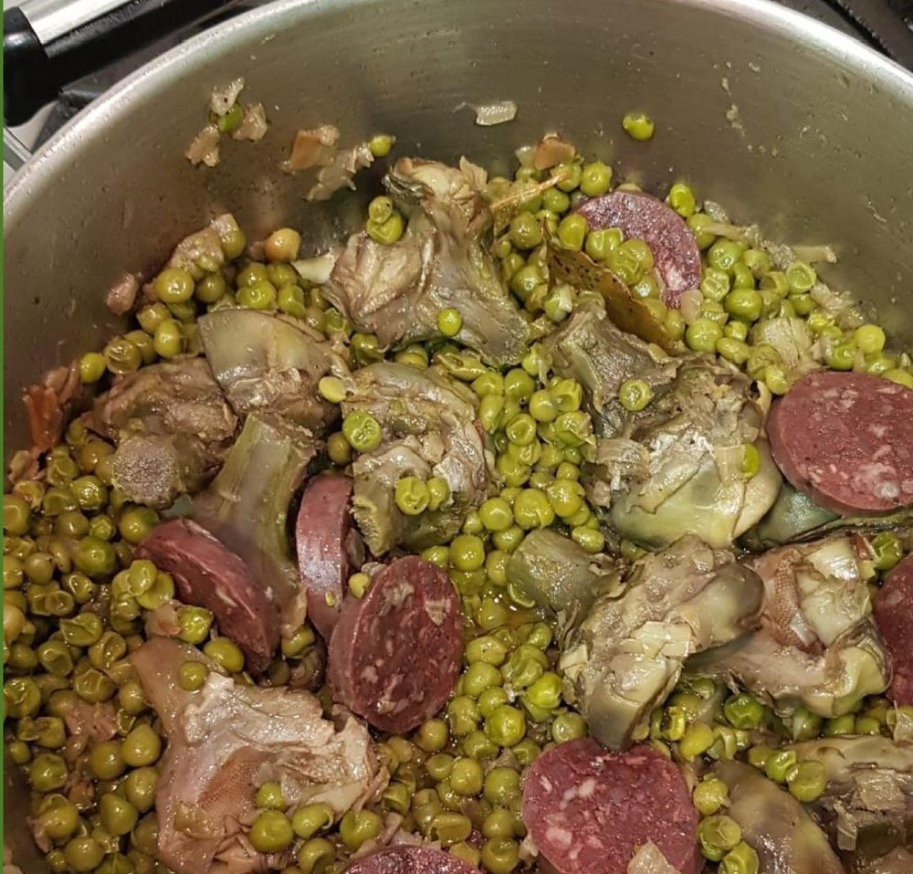 Guisantes Con Alcachofas Y Butifarra